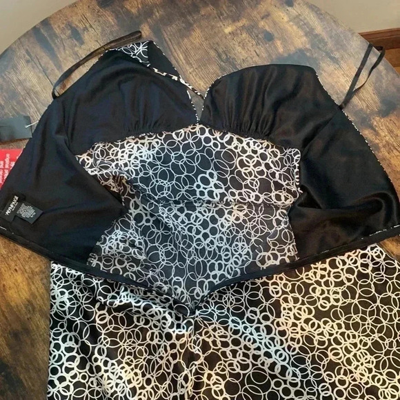 Halter dress - Picture 6 of 7